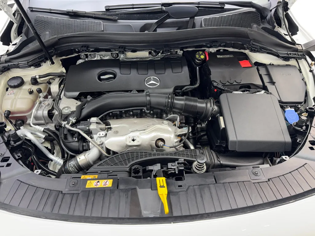 Mercedes-Benz GLA photo 69