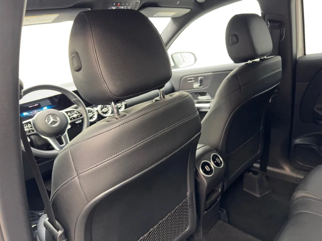 Mercedes-Benz GLA photo 34
