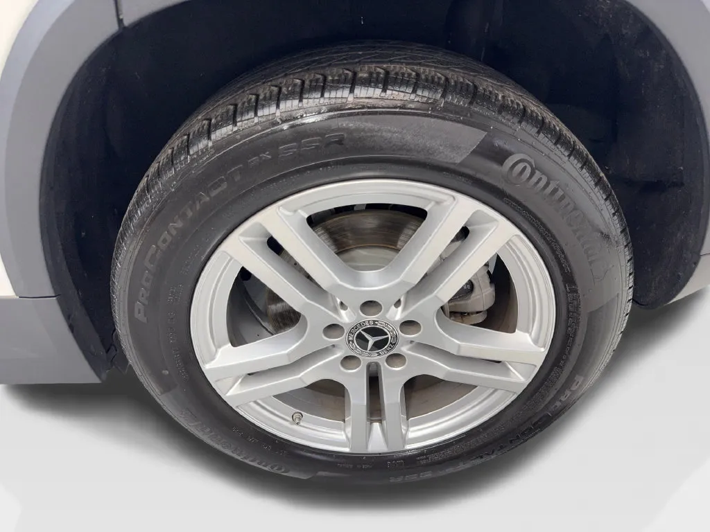 Mercedes-Benz GLA photo 76
