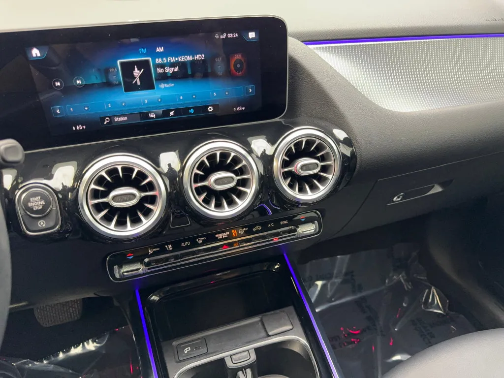 Mercedes-Benz GLA photo 58