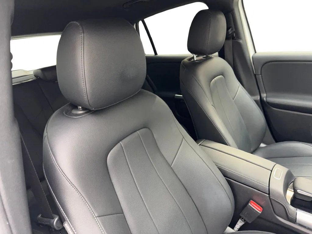 Mercedes-Benz GLA photo 44