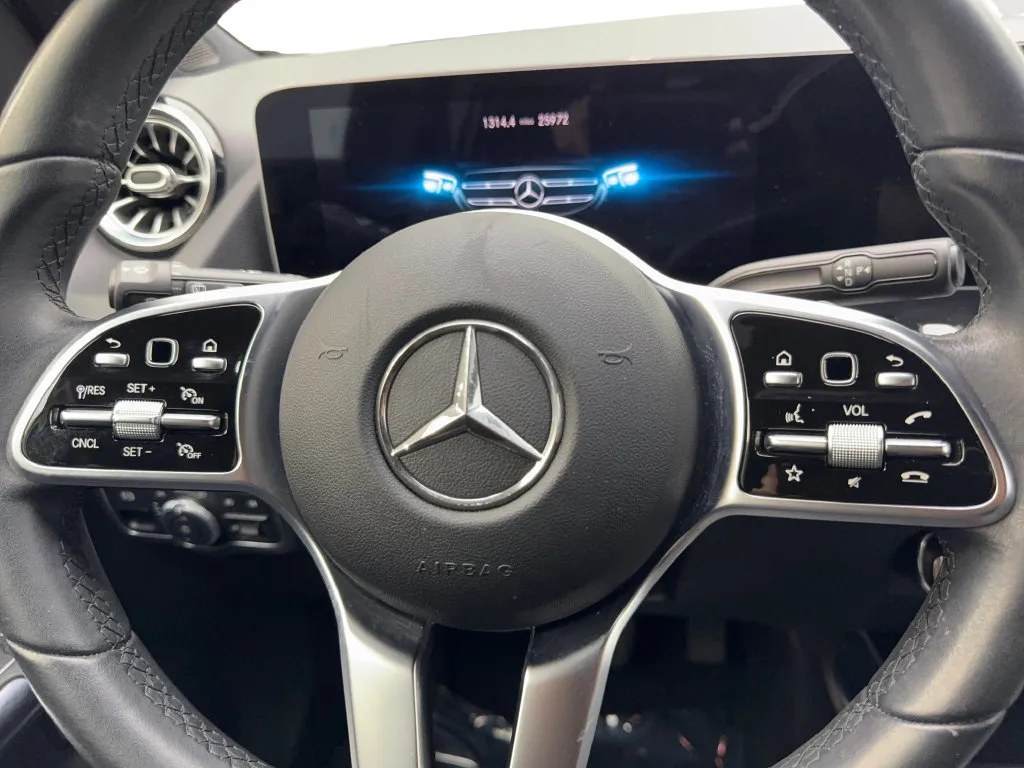 Mercedes-Benz GLA photo 55