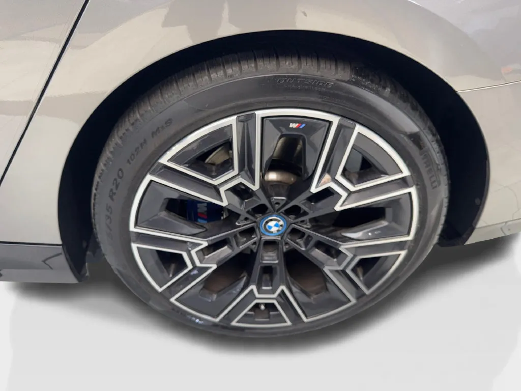 BMW i5 photo 87