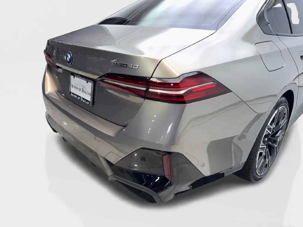 BMW i5 photo 20