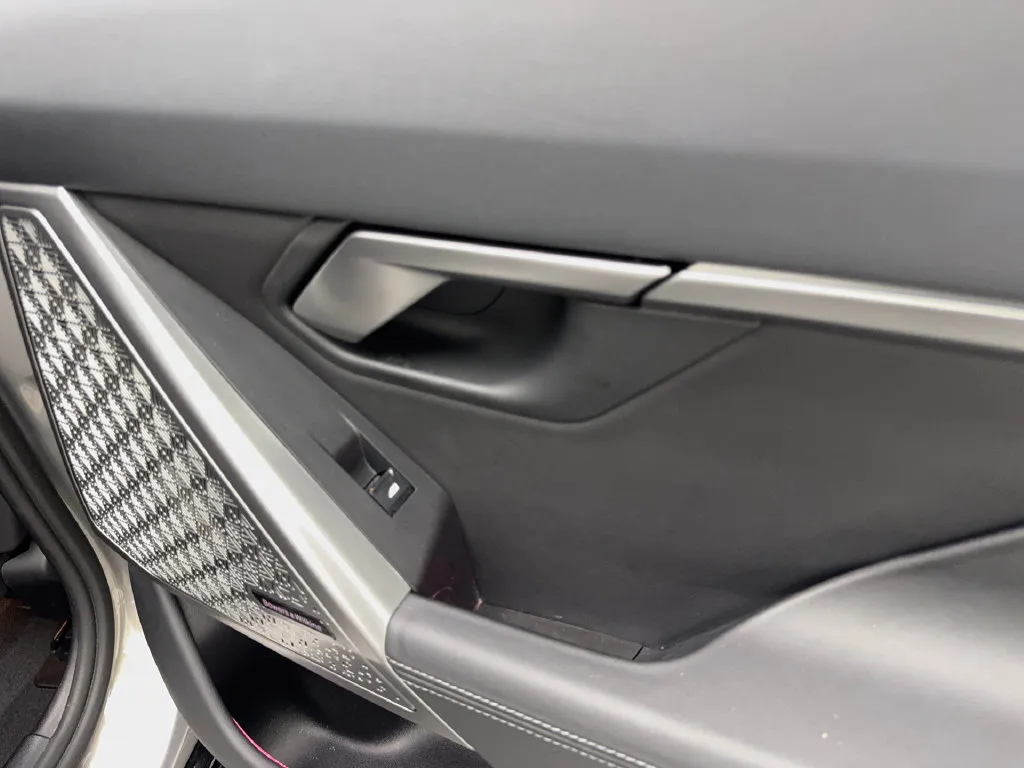 BMW i5 photo 46