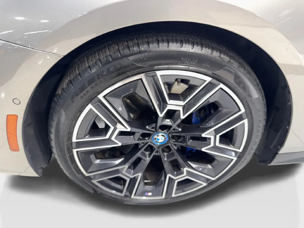 BMW i5 photo 88