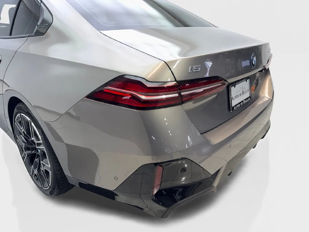BMW i5 photo 21