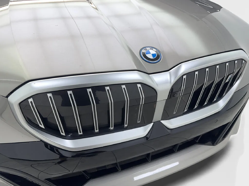 BMW i5 photo 28
