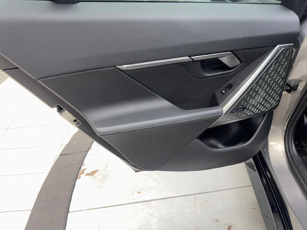 BMW i5 photo 40