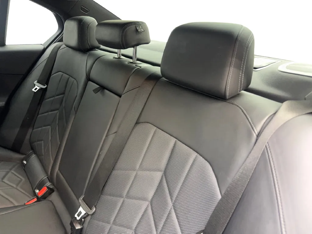 BMW i5 photo 39