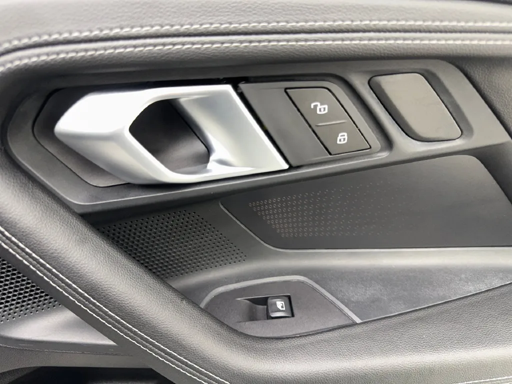 BMW 2 Series photo 44