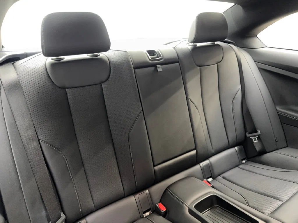 BMW 2 Series photo 37