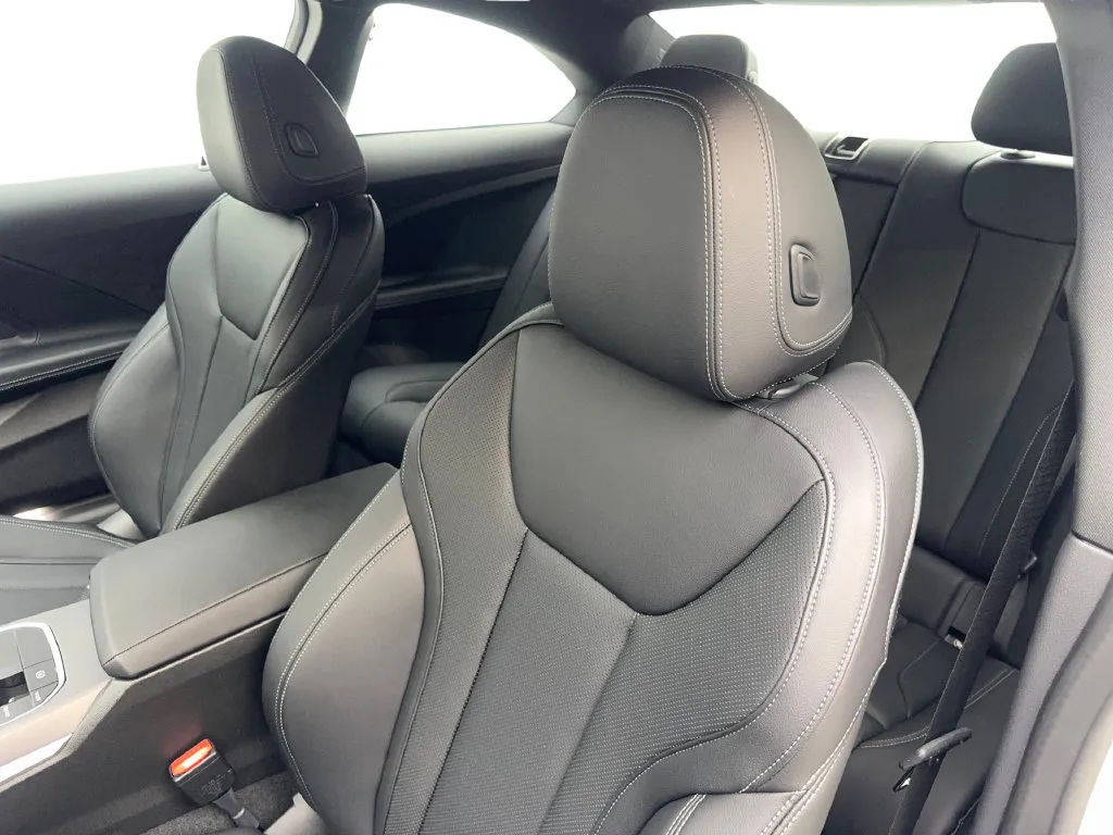 BMW 2 Series photo 28