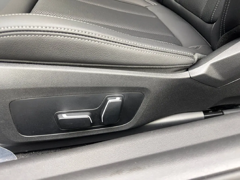 BMW 2 Series photo 30