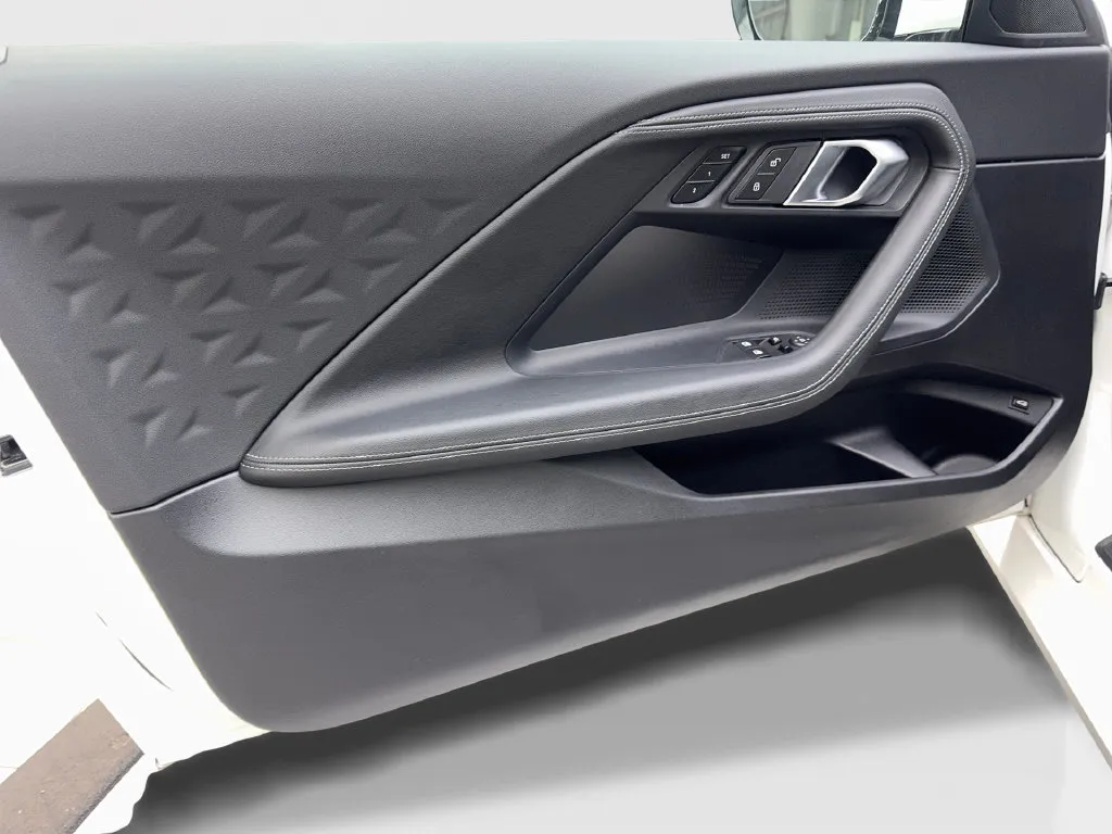 BMW 2 Series photo 32