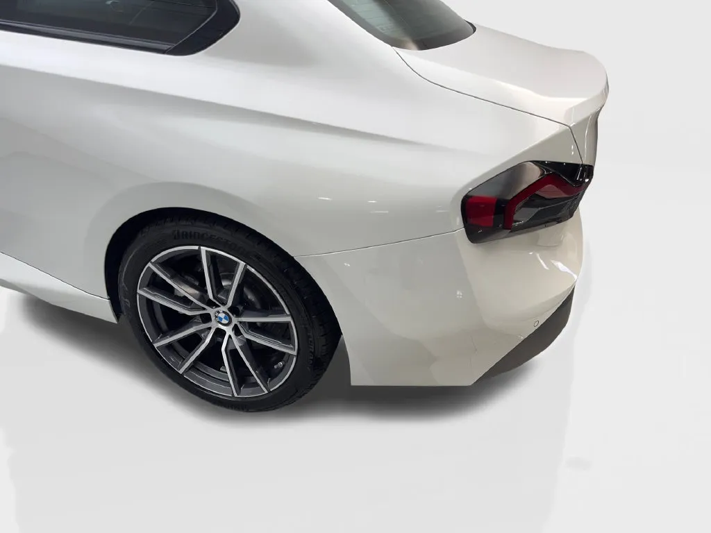 BMW 2 Series photo 19