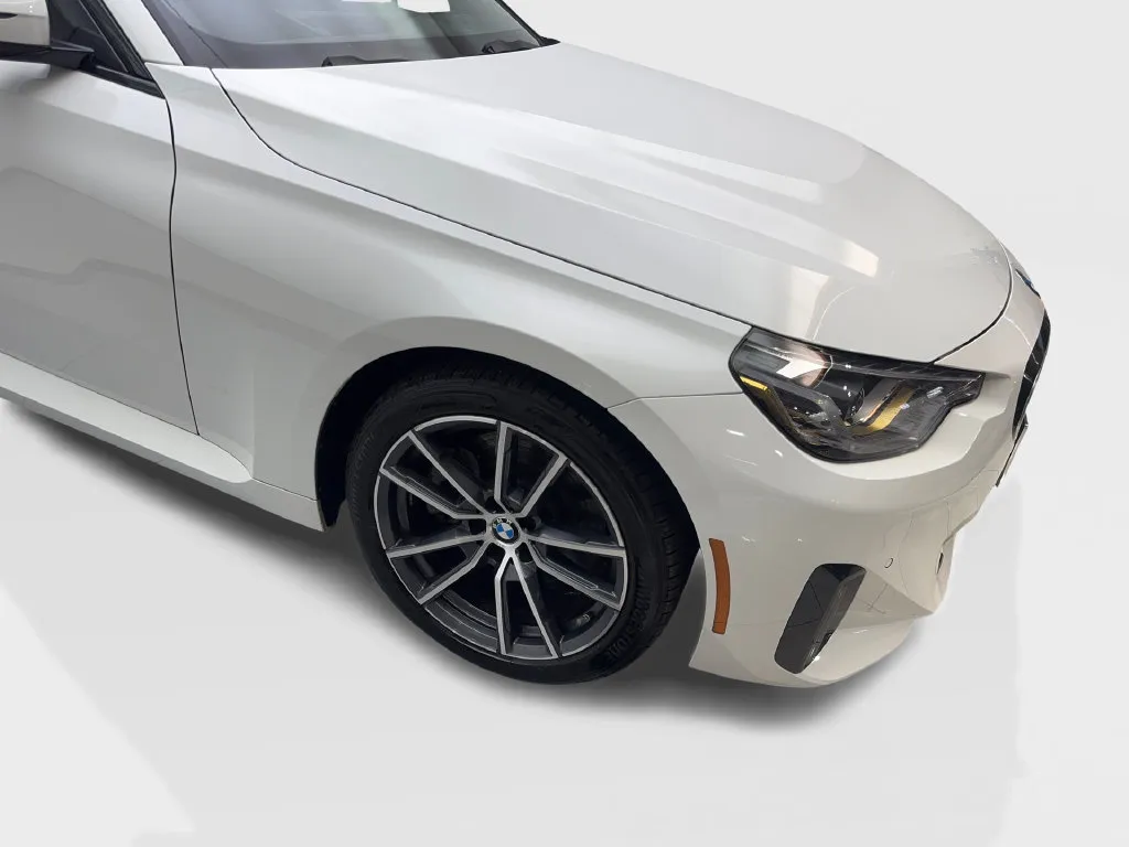 BMW 2 Series photo 21