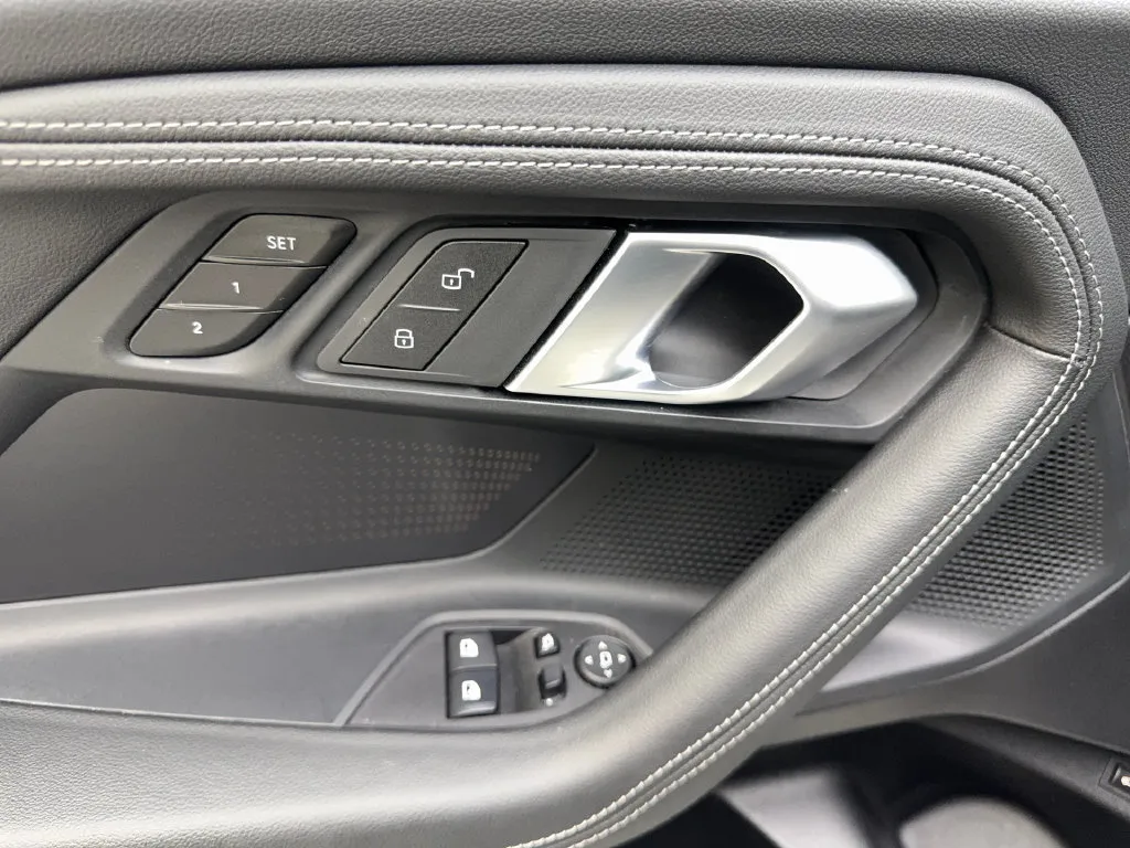 BMW 2 Series photo 33