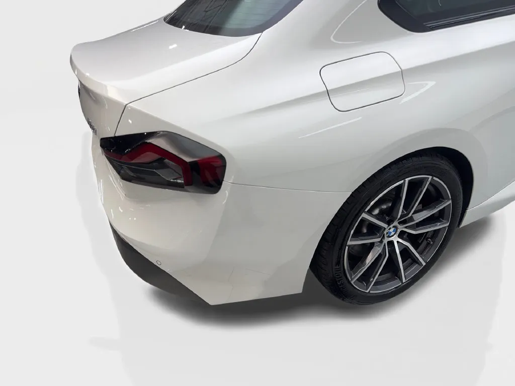 BMW 2 Series photo 18