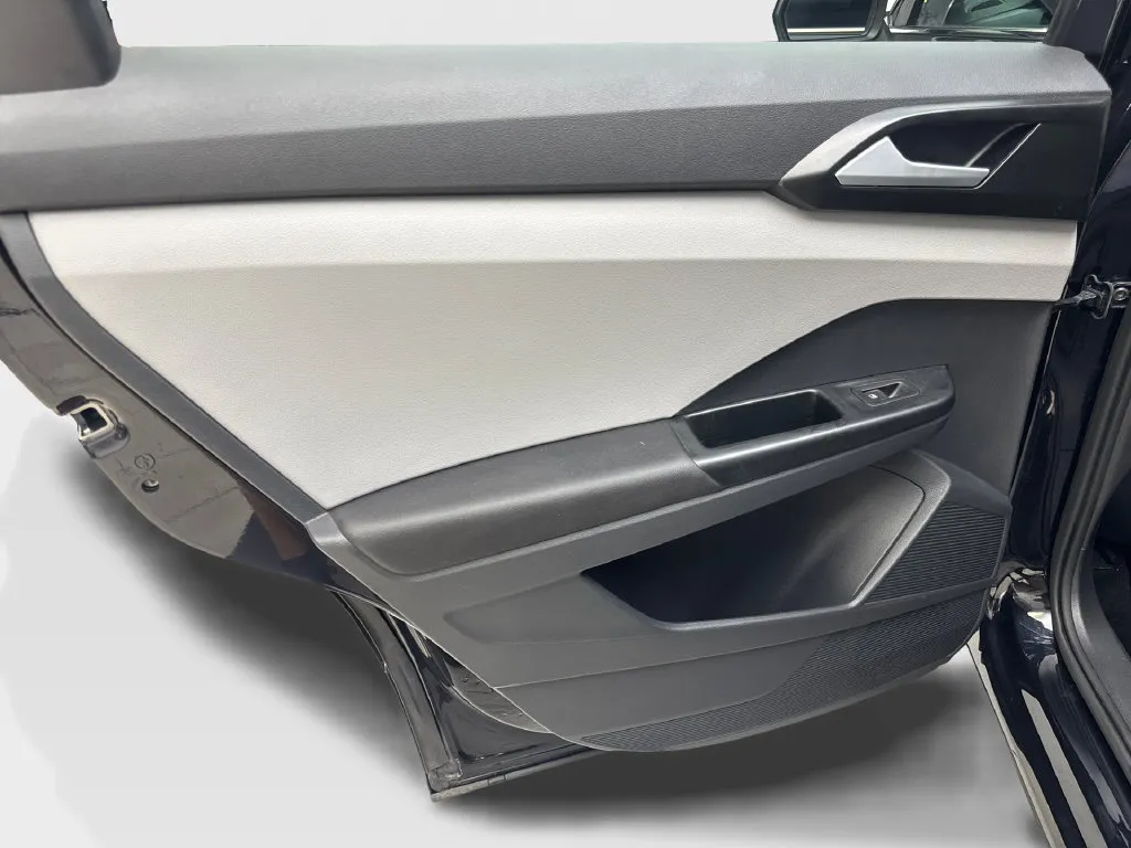 Volkswagen Taos photo 37
