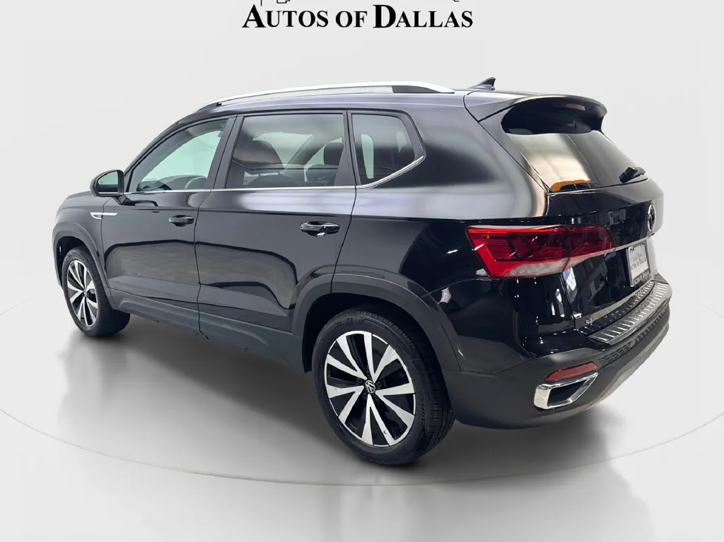 Volkswagen Taos photo 8