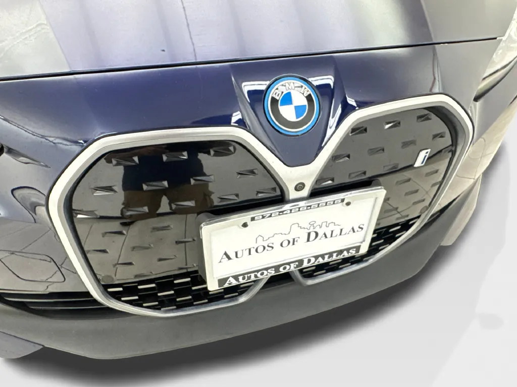 BMW i4 photo 28