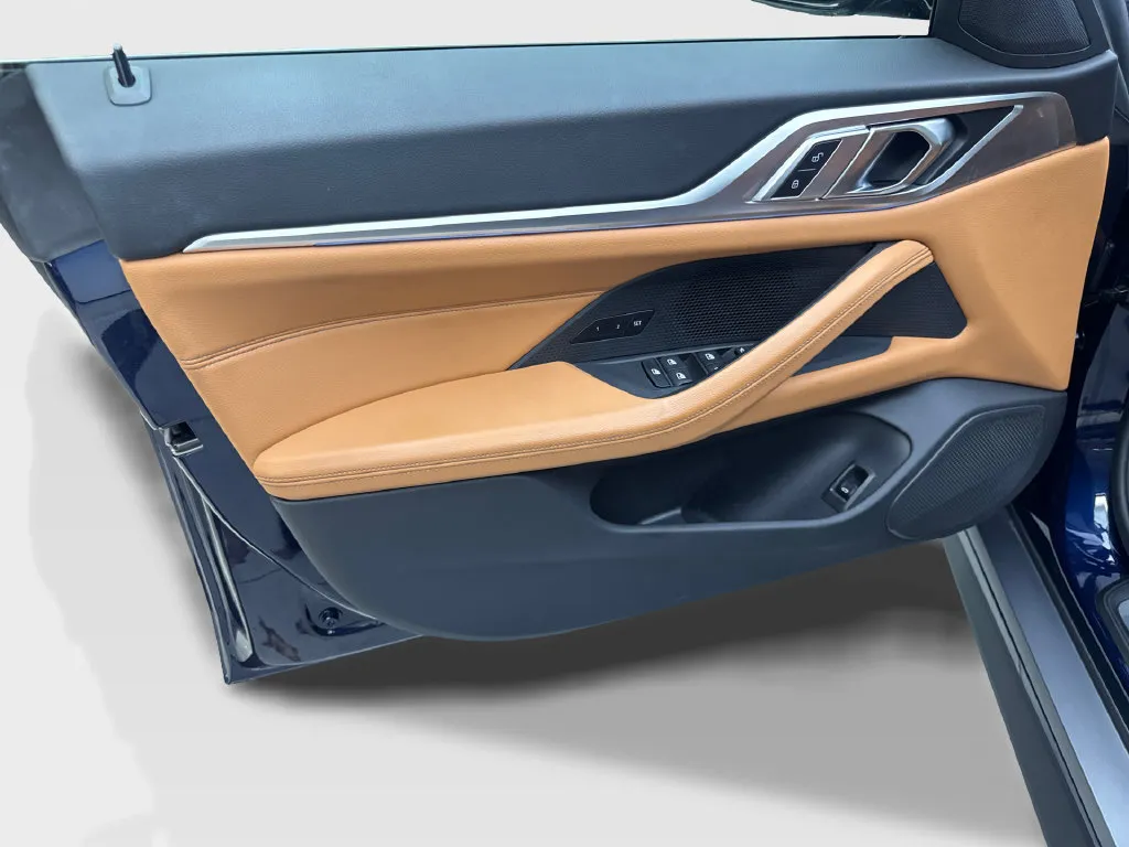 BMW i4 photo 35