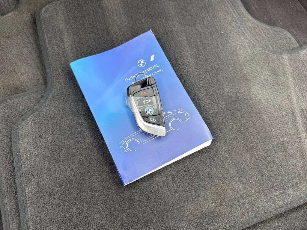 BMW i4 photo 85