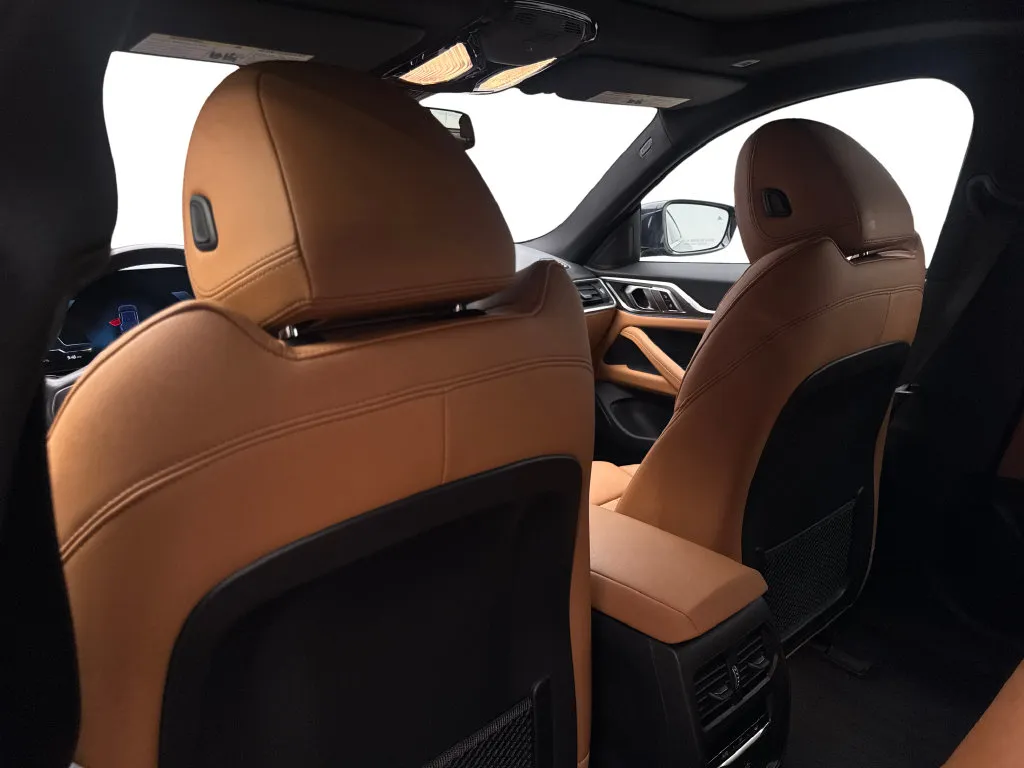 BMW i4 photo 40
