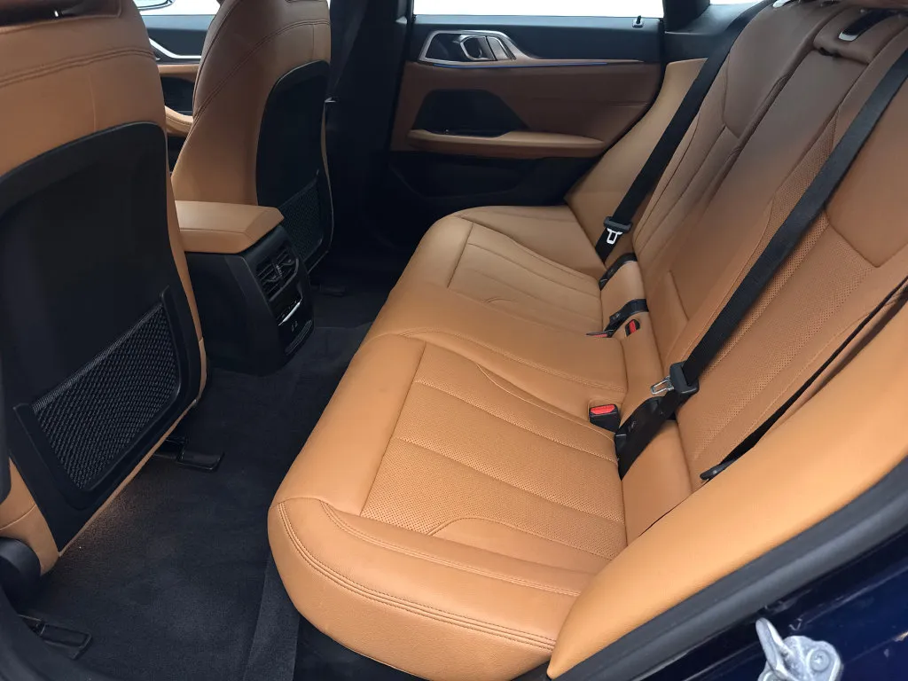 BMW i4 photo 37