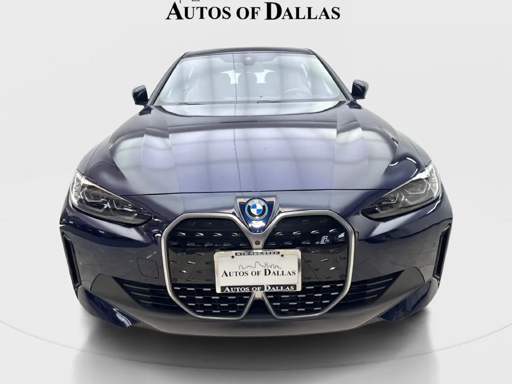 BMW i4 photo 4