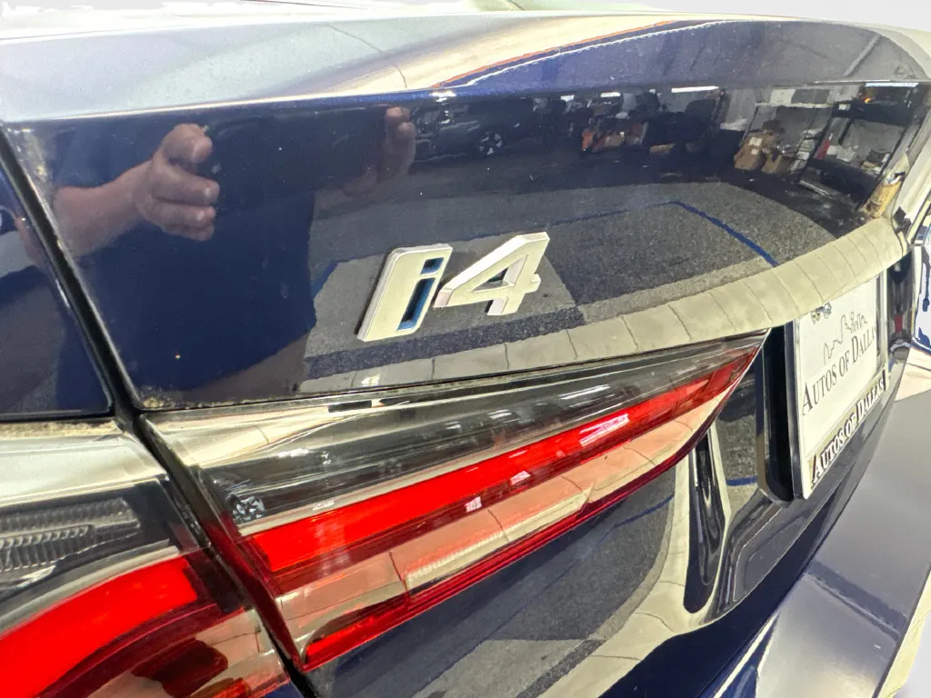 BMW i4 photo 25