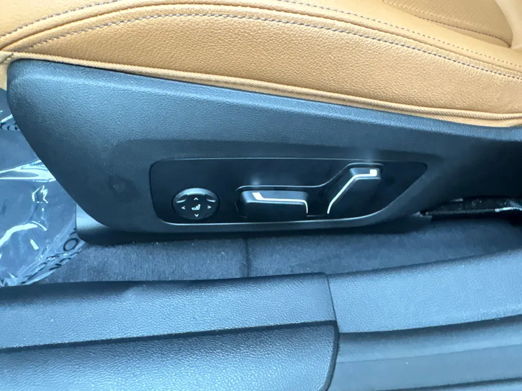 BMW i4 photo 34