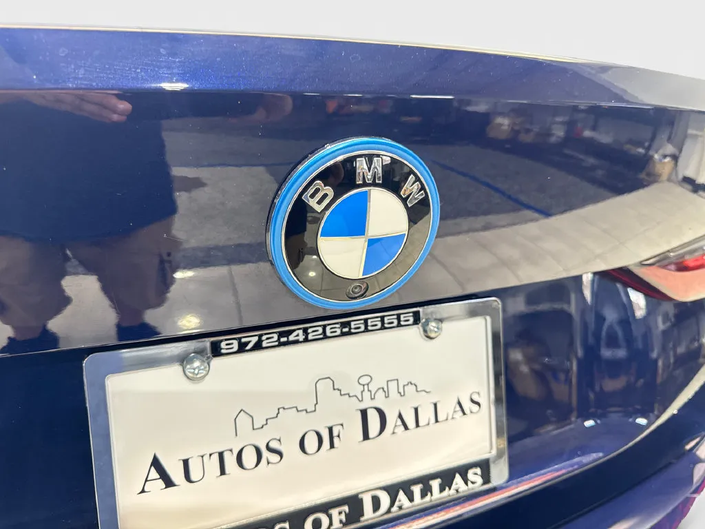 BMW i4 photo 23