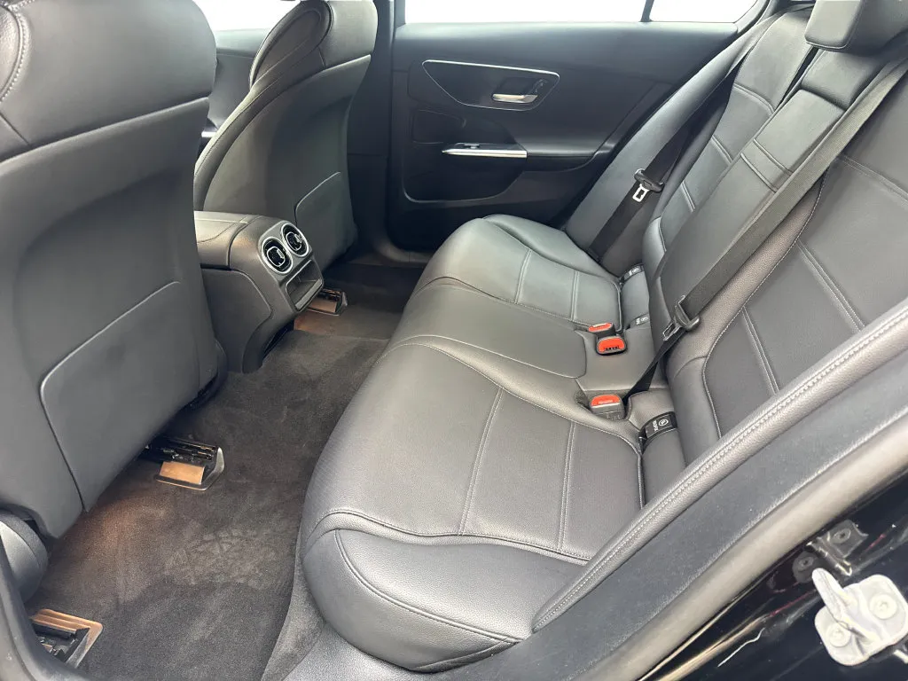 Mercedes-Benz C-Class photo 33