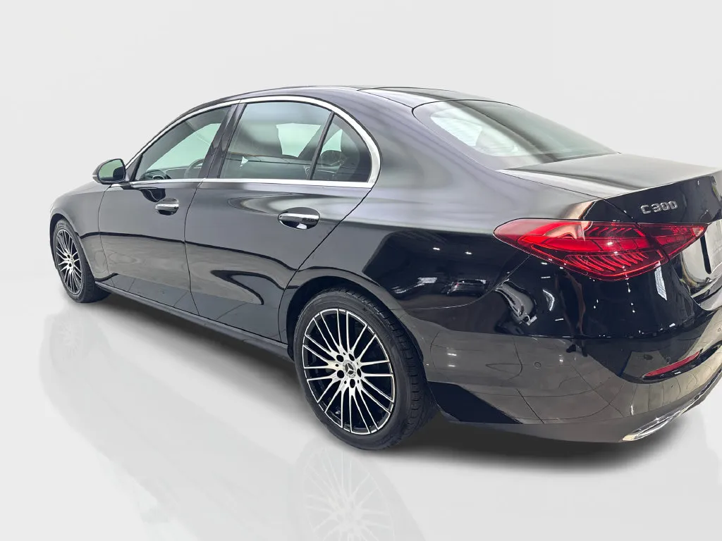 Mercedes-Benz C-Class photo 16