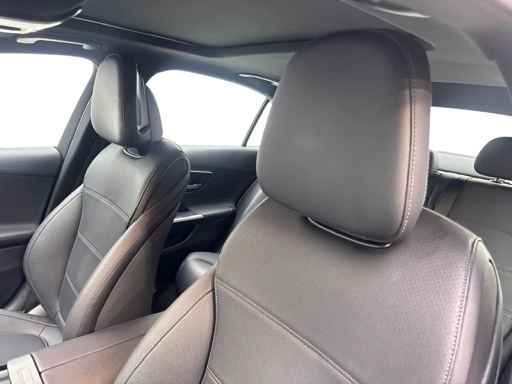Mercedes-Benz C-Class photo 28