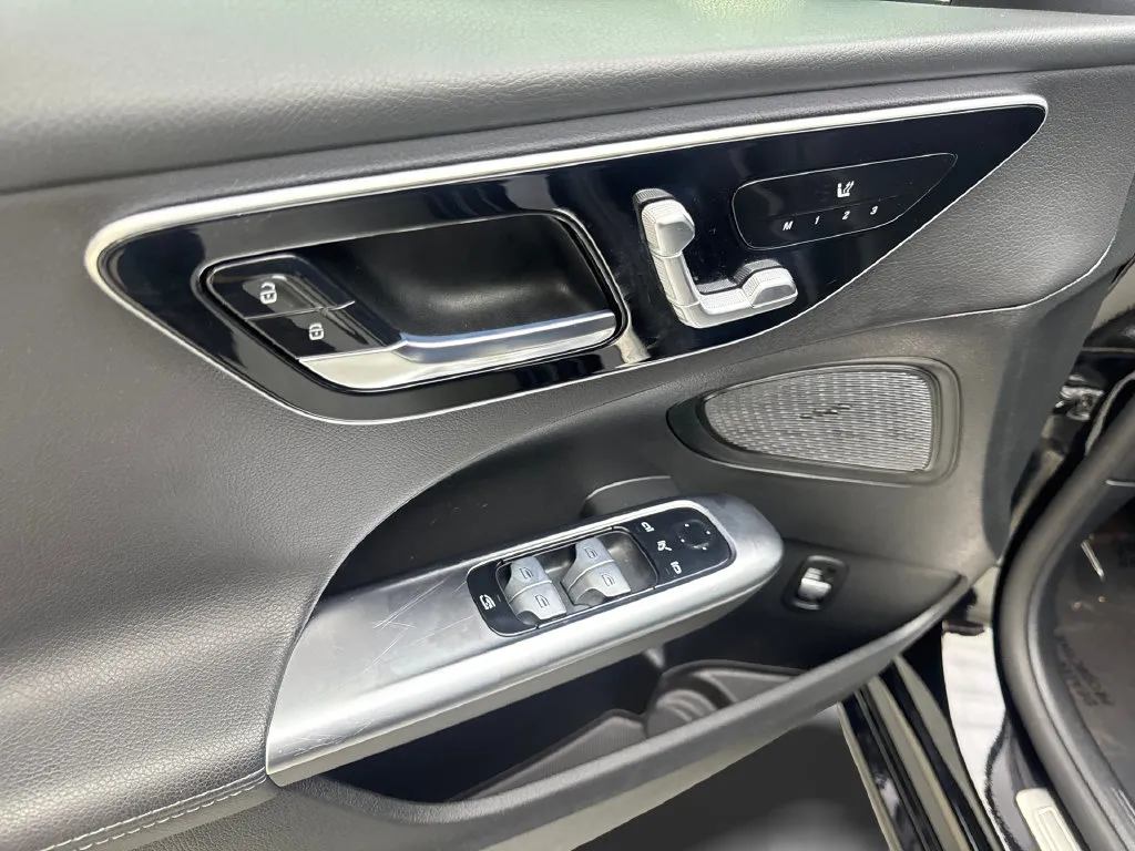 Mercedes-Benz C-Class photo 32