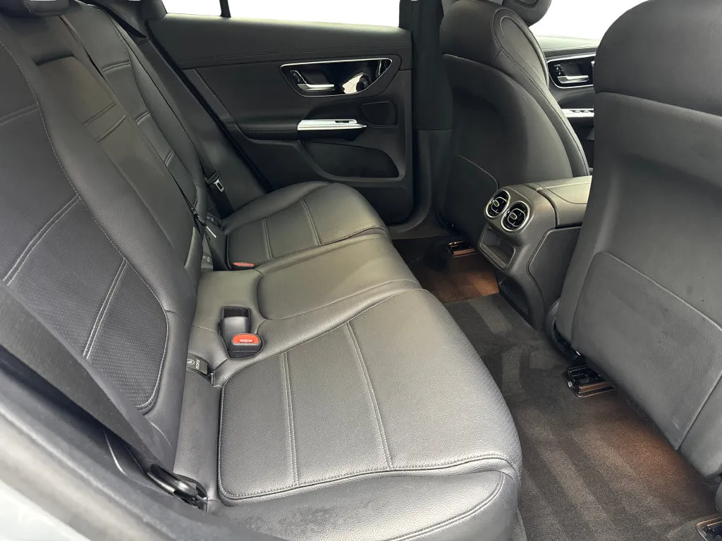 Mercedes-Benz GLC photo 40