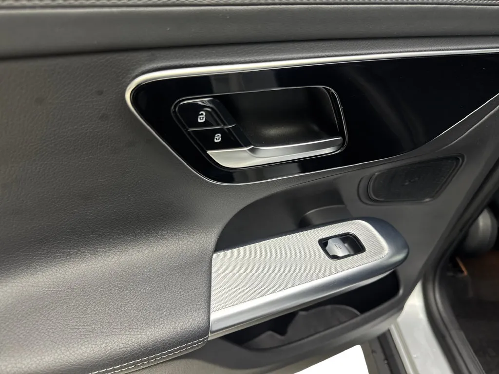 Mercedes-Benz GLC photo 39