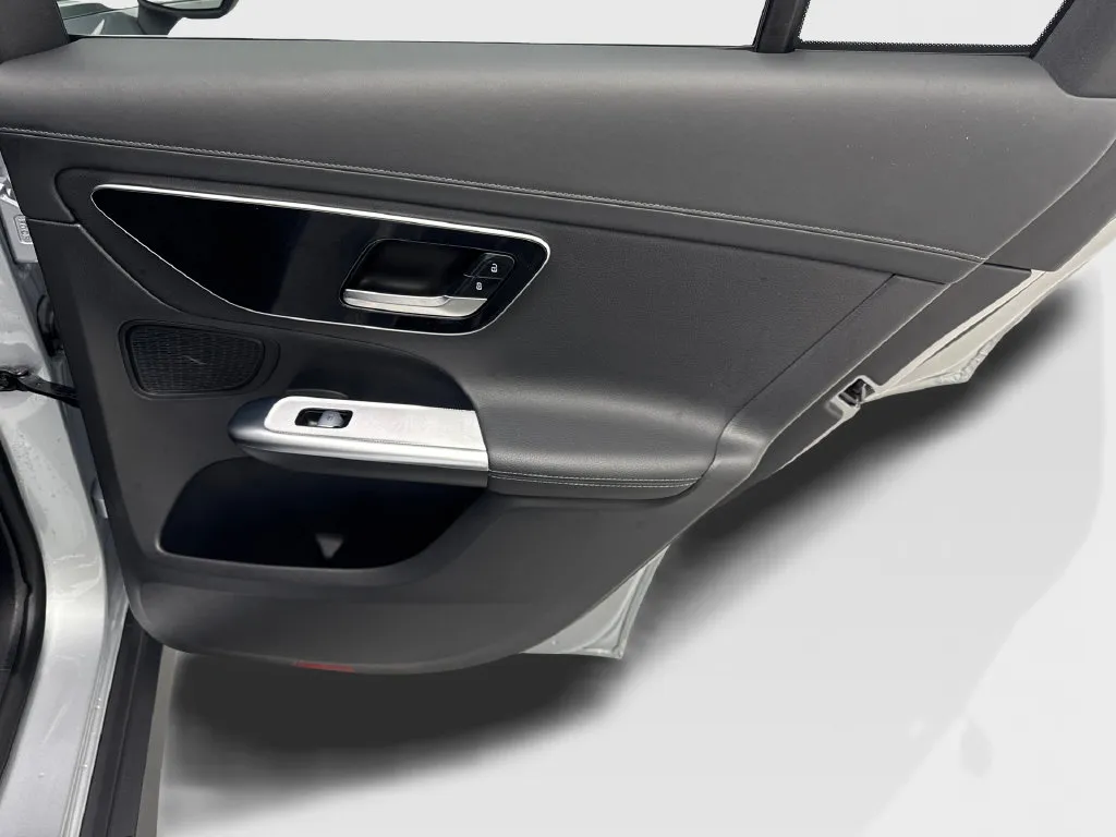 Mercedes-Benz GLC photo 43