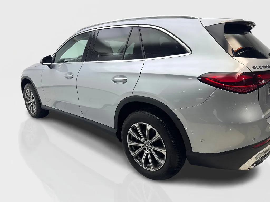 Mercedes-Benz GLC photo 16