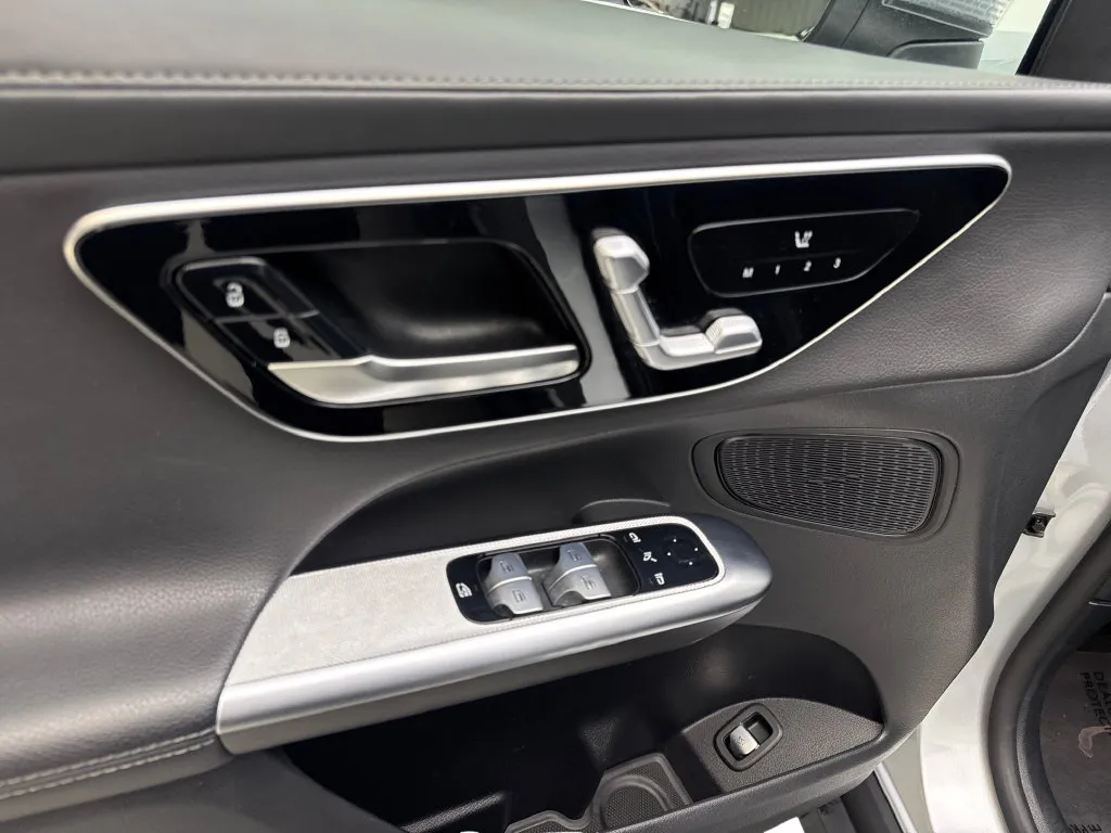 Mercedes-Benz GLC photo 33
