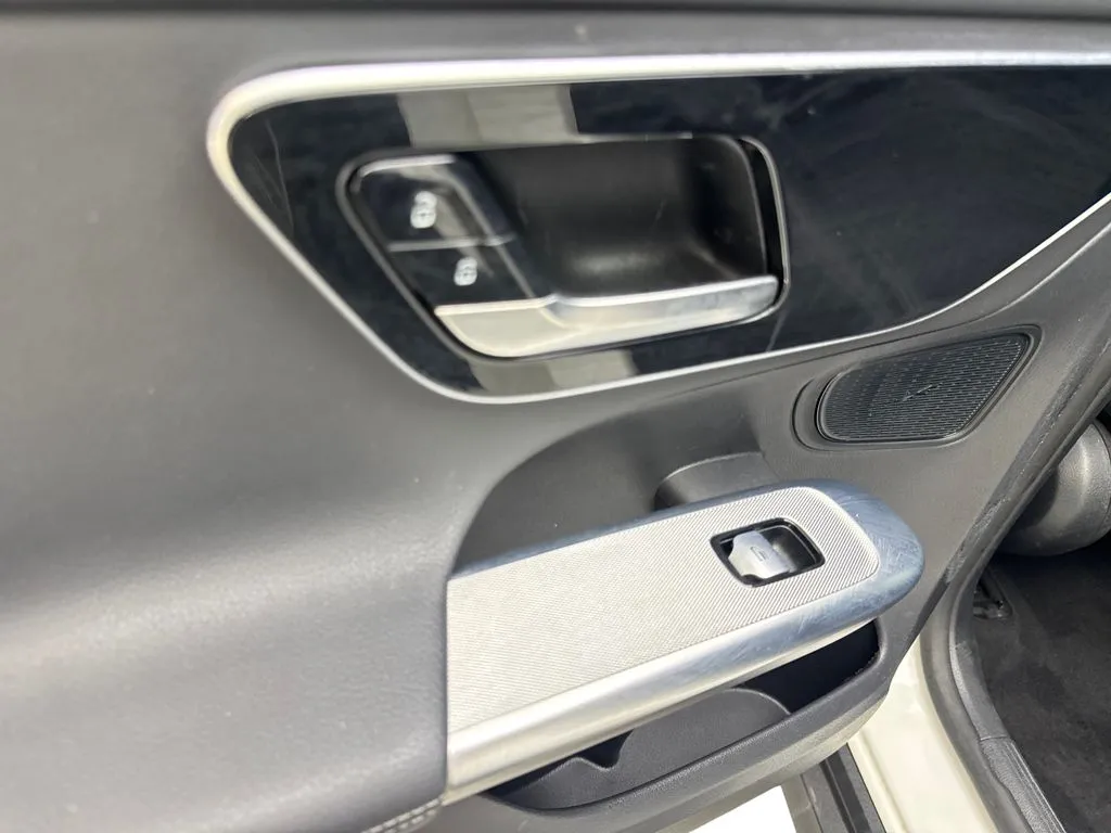 2024 Mercedes-Benz GLC GLC300 - Photo 34