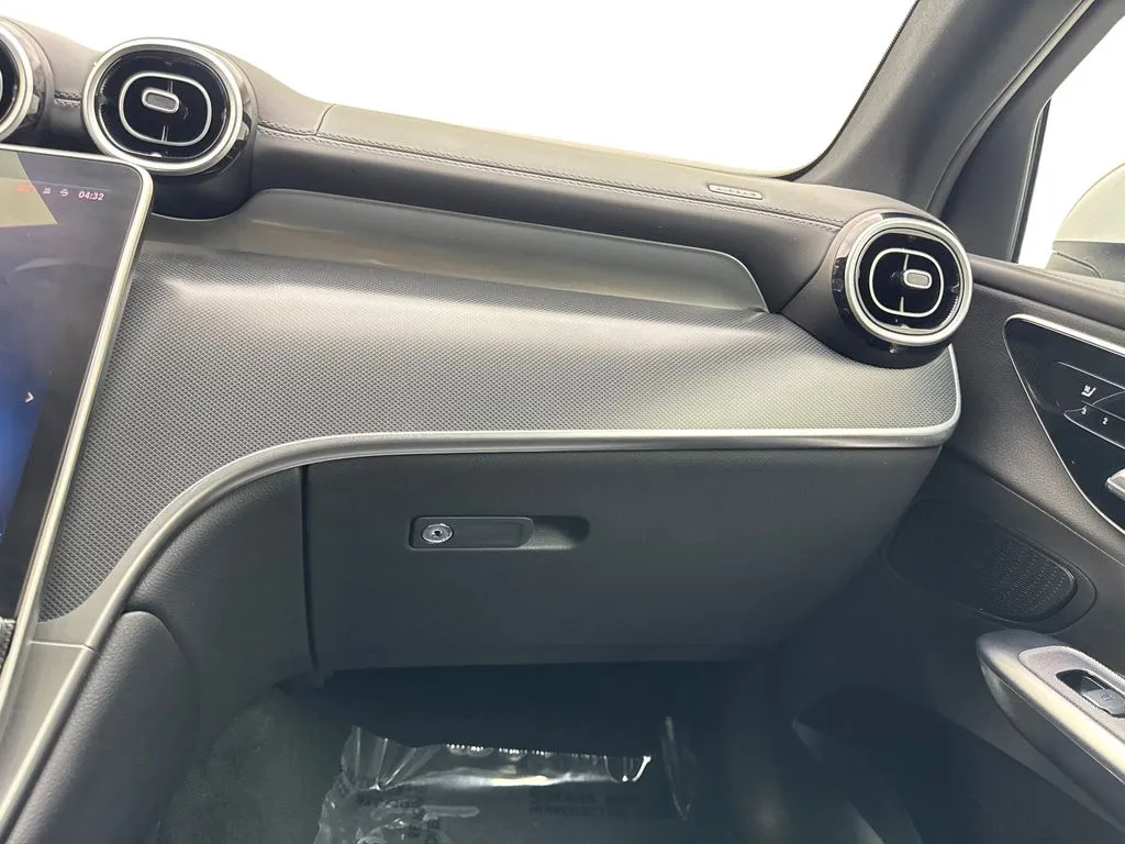 2024 Mercedes-Benz GLC GLC300 - Photo 54