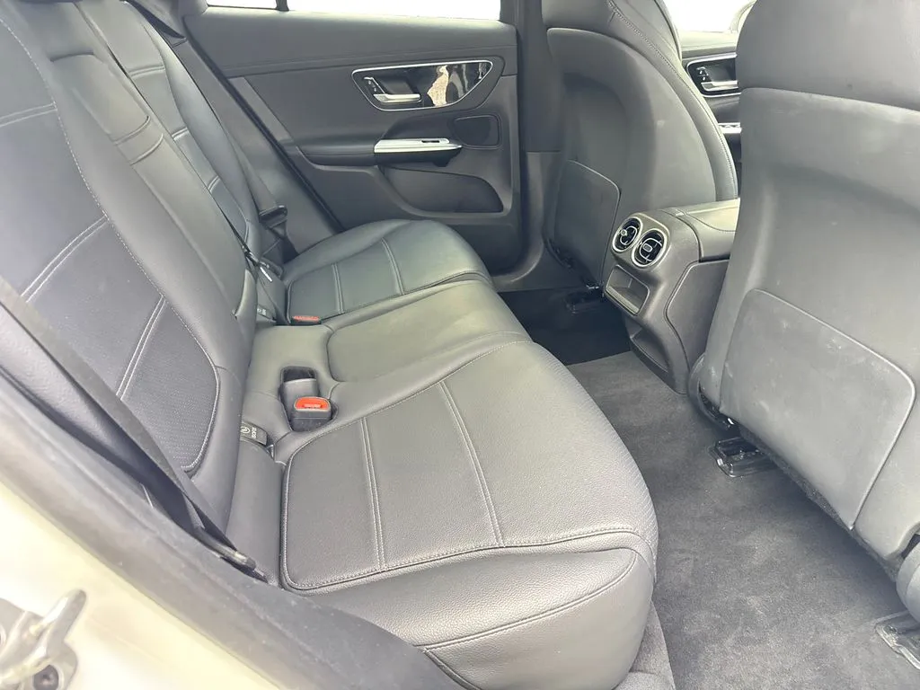 2024 Mercedes-Benz GLC GLC300 - Photo 35