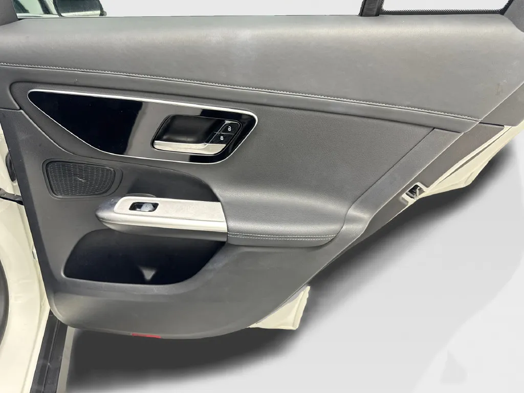 Mercedes-Benz GLC photo 41