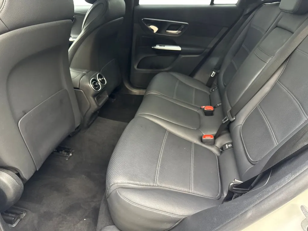 2024 Mercedes-Benz GLC GLC300 - Photo 30