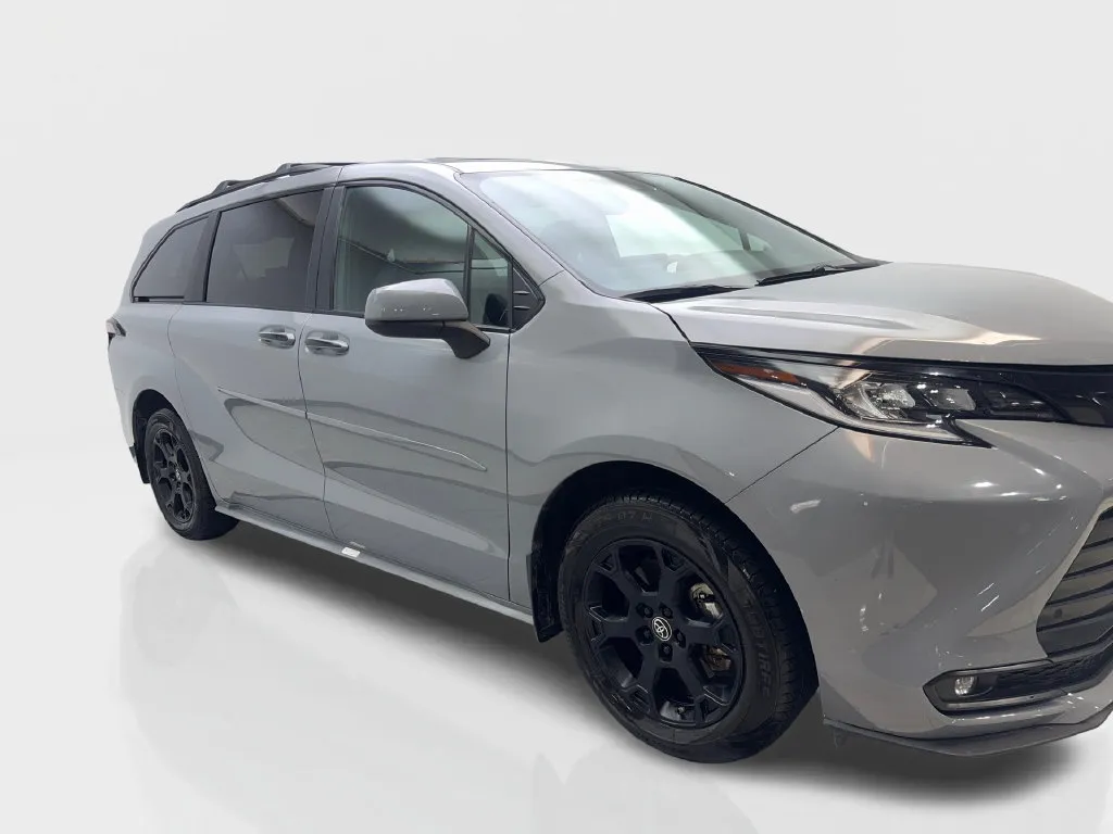 Toyota Sienna photo 14
