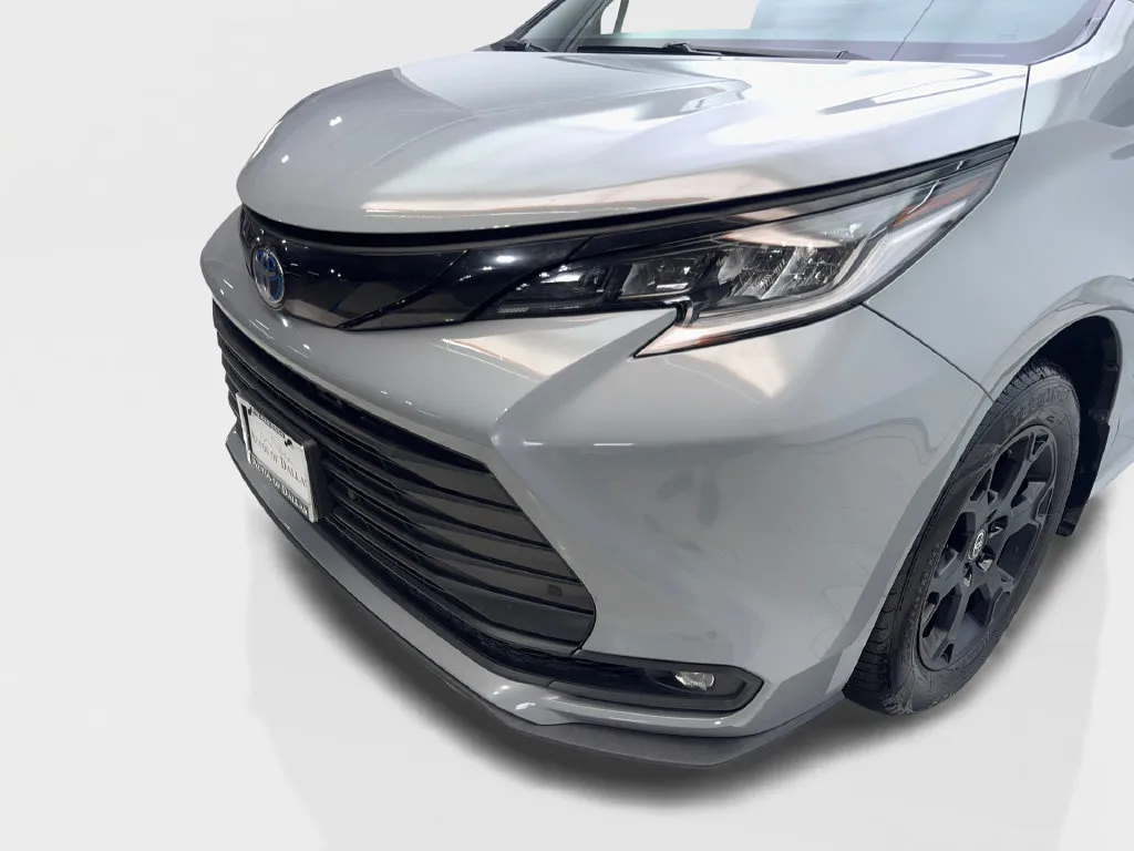 Toyota Sienna photo 18